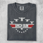 Gray t-shirt with "Dach Gun" text and dachshund silhouettes above stars.