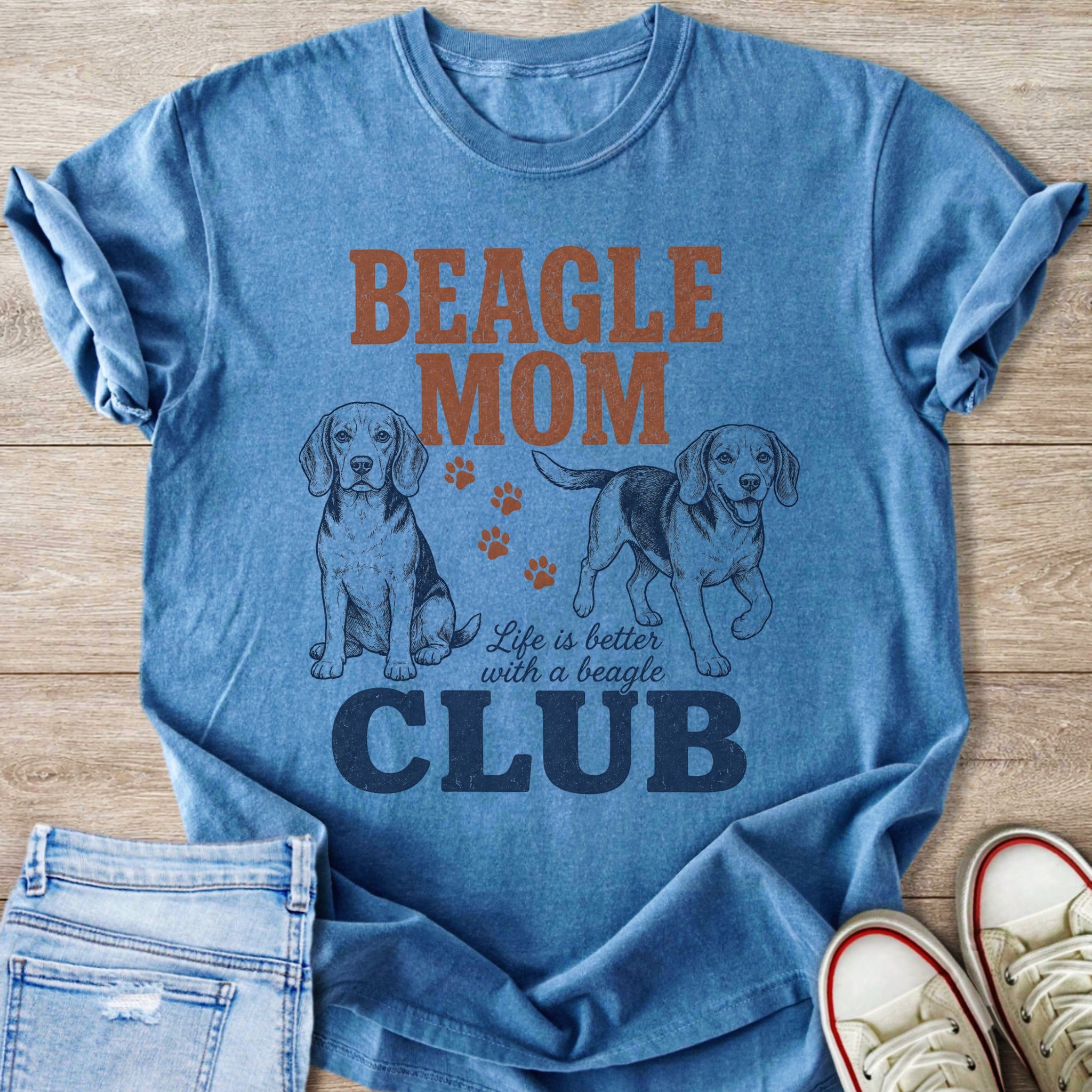 Blue t-shirt with "BEAGLE MOM CLUB" text and two beagle illustrations.