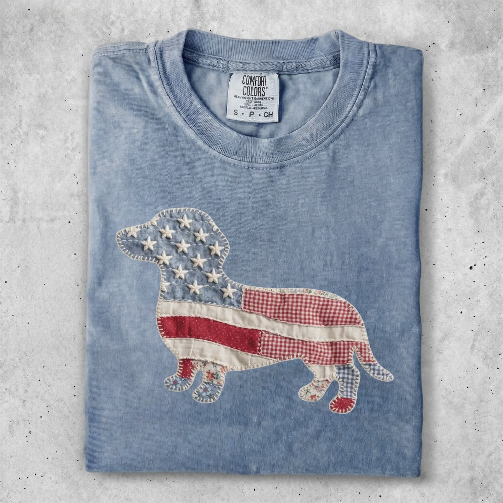 T-shirt with a patriotic Dachshund applique in denim and plaid.