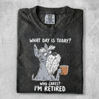Graphic t-shirt with a distressed dog holding a coffee cup and "I'M RETIRED" text.