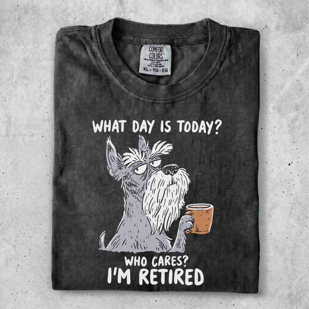 Graphic t-shirt with a distressed dog holding a coffee cup and "I'M RETIRED" text.