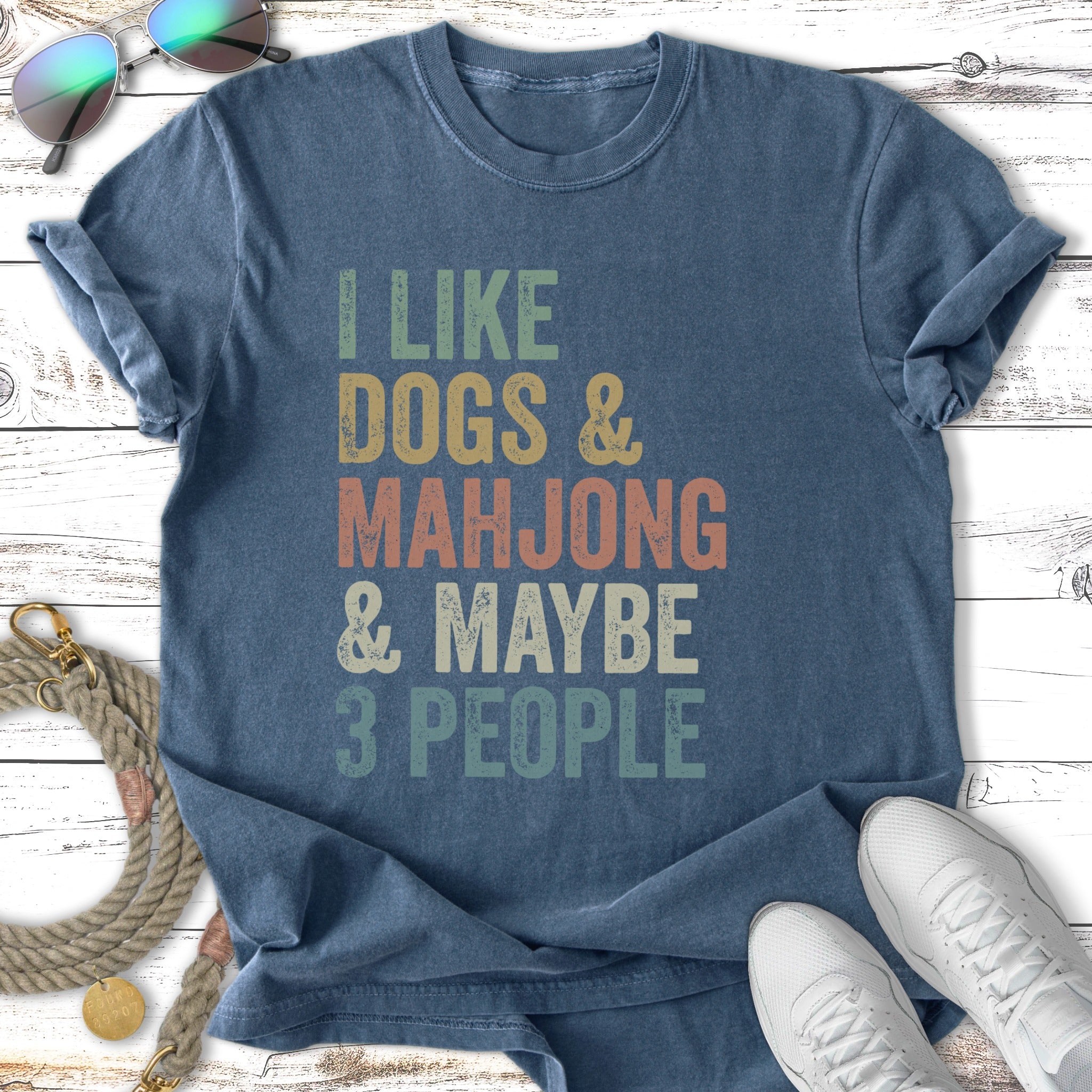 T-shirt with text "I like dogs & mahjong & maybe 3 people".