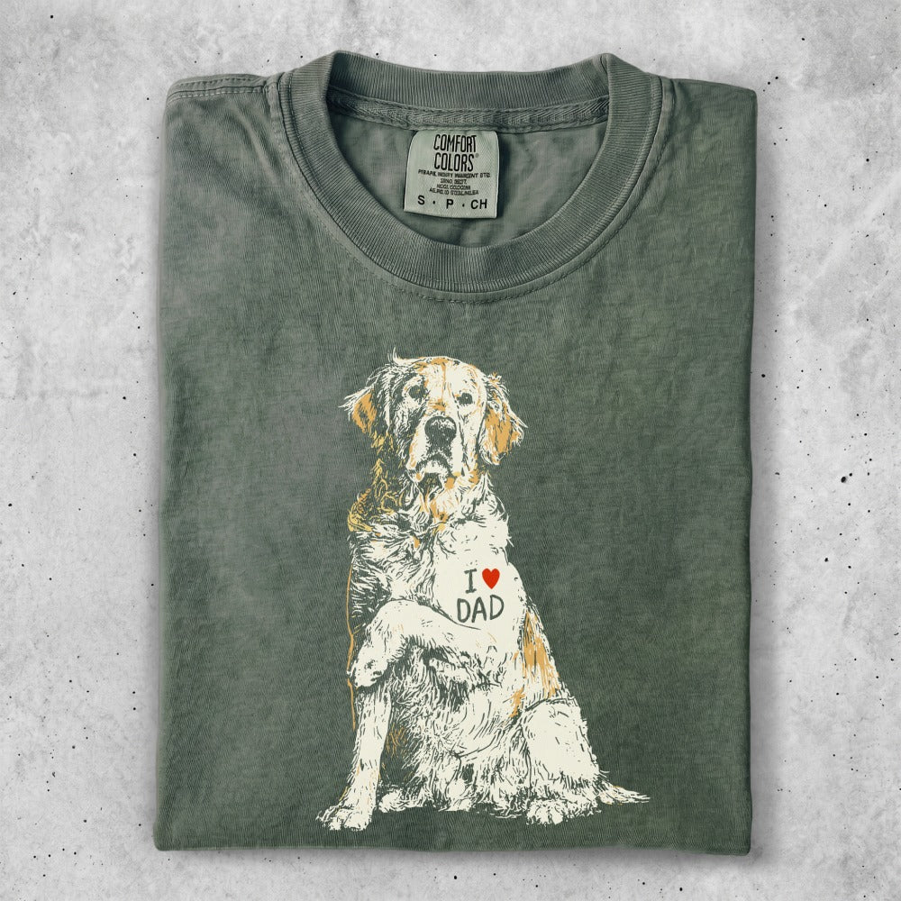 T-shirt with a golden retriever dog sitting and a heart with "I ❤️ DAD" on it.