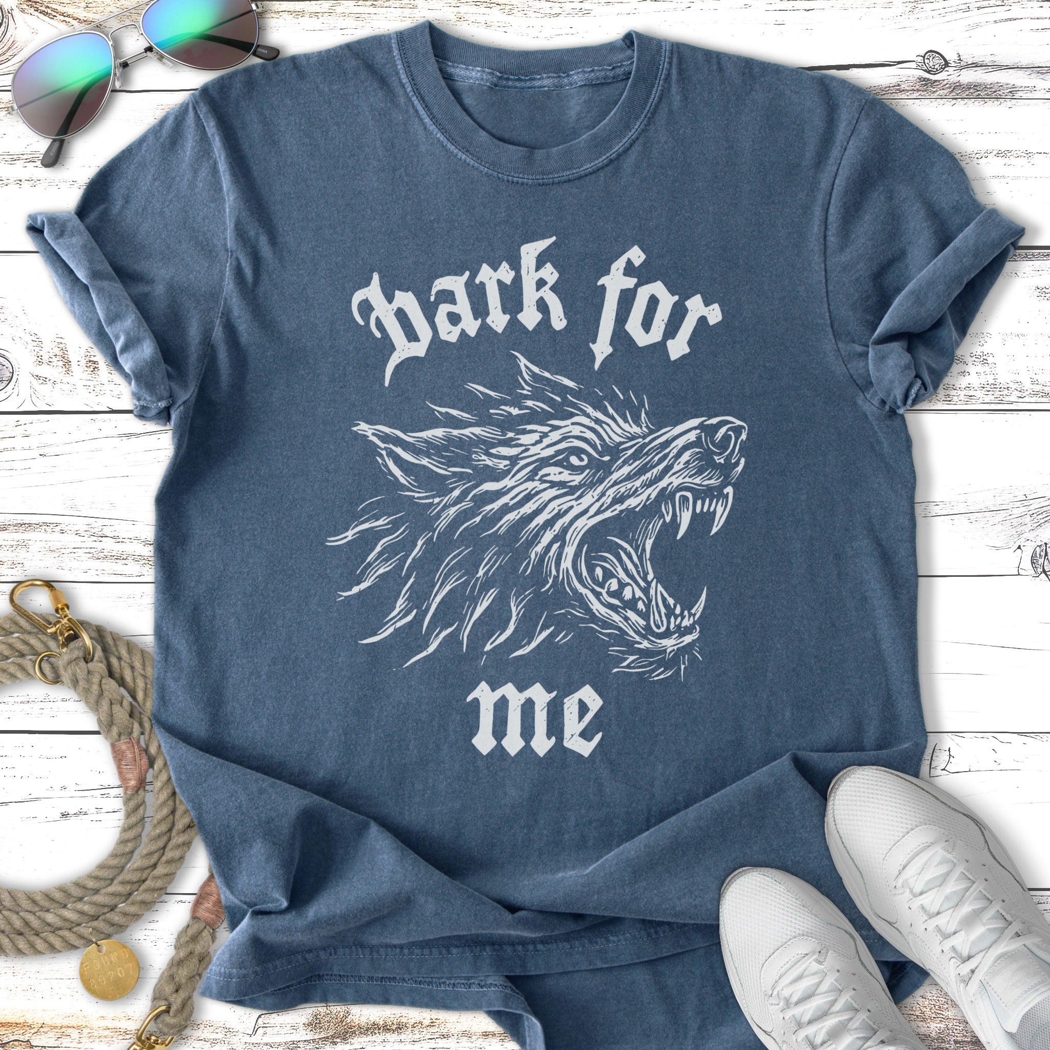 T-shirt with white graphic of a snarling wolf head and "Dork for me" text.