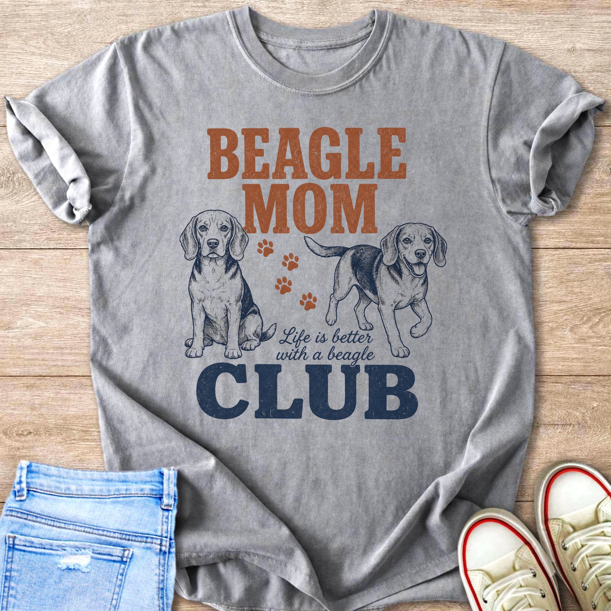Gray t-shirt with "BEAGLE MOM CLUB" text and two beagle illustrations.